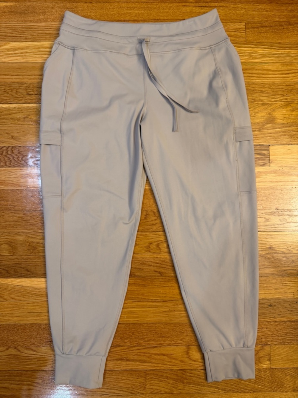 Athleta Rainier Cargo Jogger in Feather/Beige/Tan - Size Large